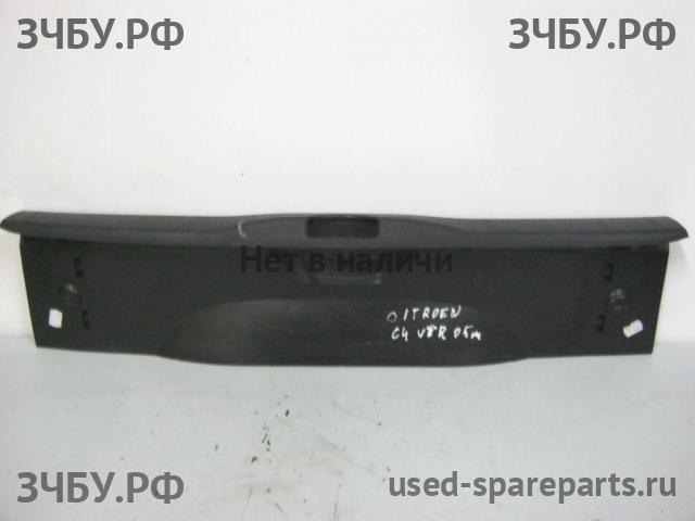 Citroen C4 (1) Обшивка двери багажника