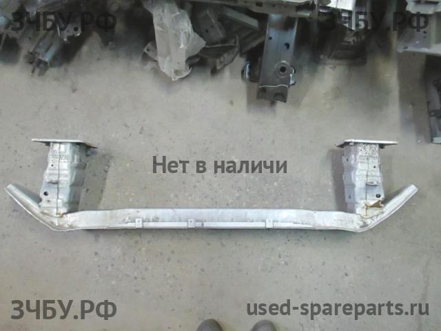 Ford Focus 3 Усилитель бампера передний