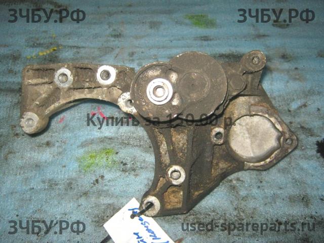 Opel Astra F Кронштейн компрессора кондиционера