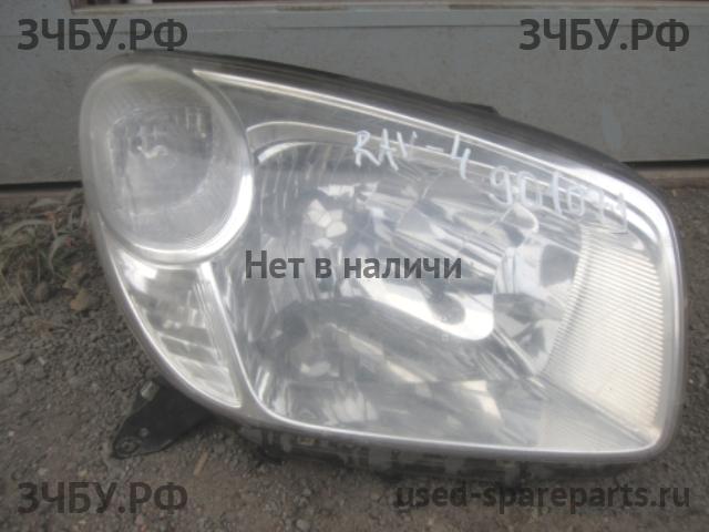 Toyota RAV 4 (2) Фара правая