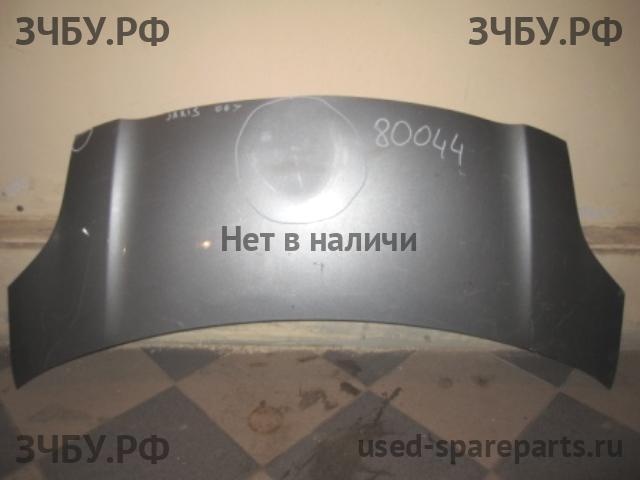 Toyota Yaris 2 Капот