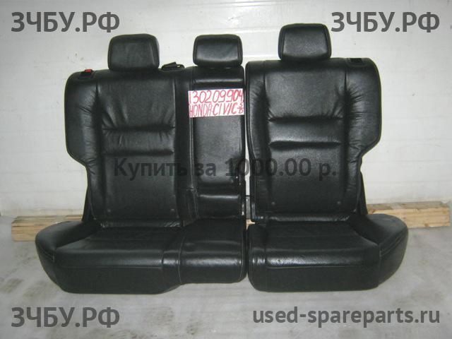 Honda Civic 8 (5D) Сиденье