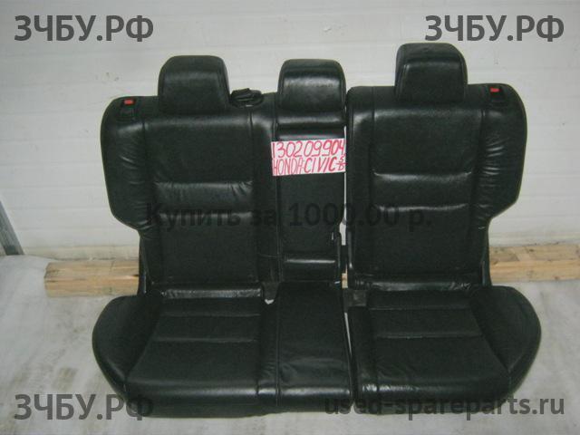 Honda Civic 8 (5D) Сиденье