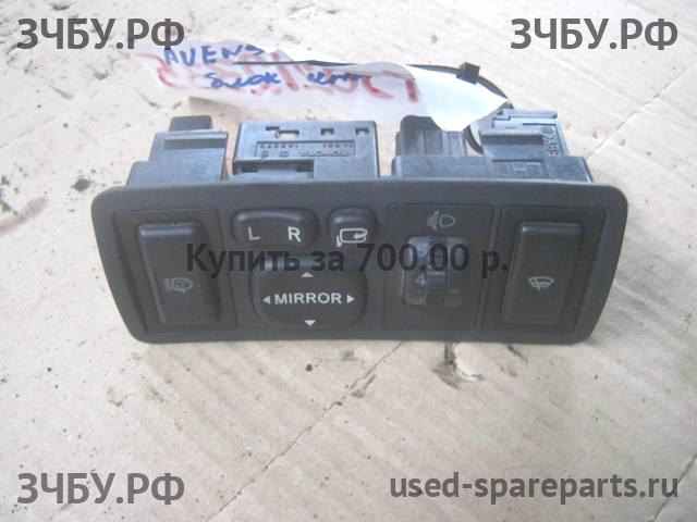 Toyota Avensis 2 Блок кнопок
