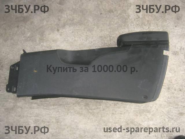 Nissan Qashqai+2 (JJ10) Консоль между сиденьями (Подлокотник)