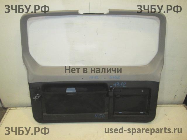 Mitsubishi Pajero/Montero 3 Обшивка двери багажника