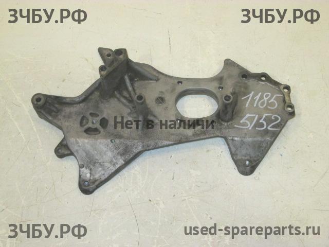 Mitsubishi Pajero/Montero 3 Кронштейн генератора