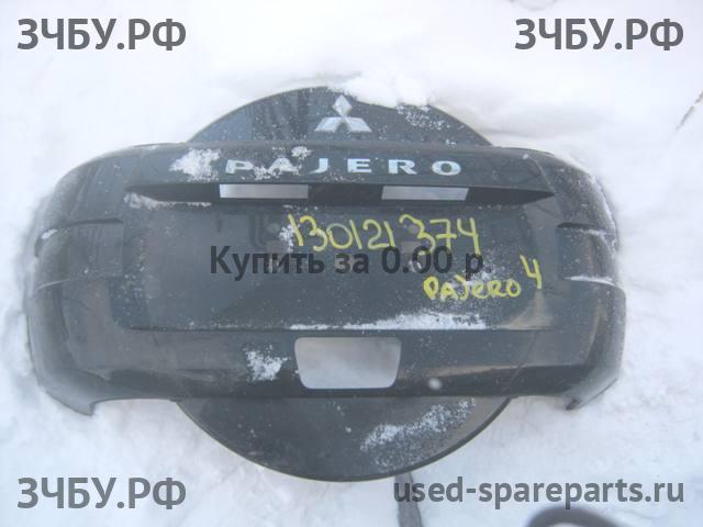 Mitsubishi Pajero/Montero 4 Накладка на дверь багажника