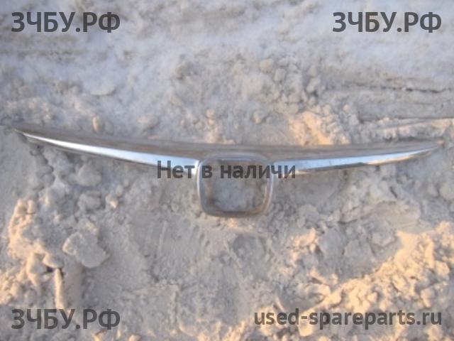 Honda Civic 8 (4D) Решетка радиатора