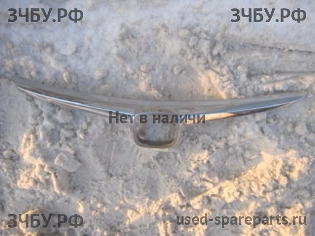 Honda Civic 8 (4D) Решетка радиатора