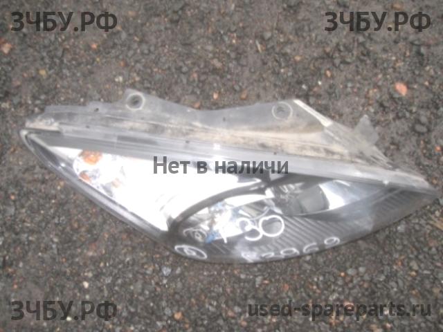 Hyundai i30 (1) [FD] Фара правая
