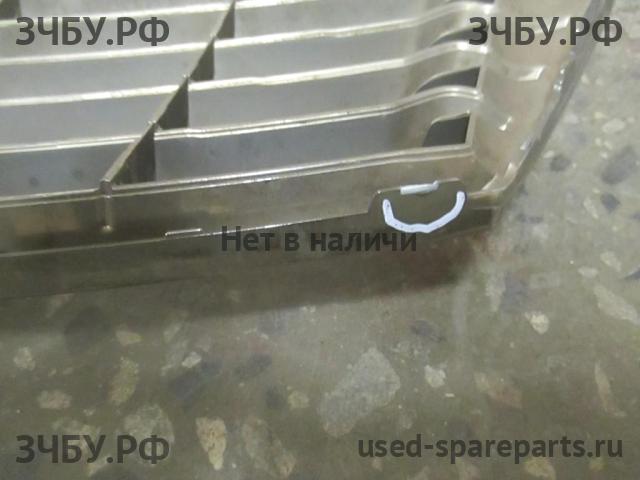 Toyota Camry 7 (V50) Решетка радиатора