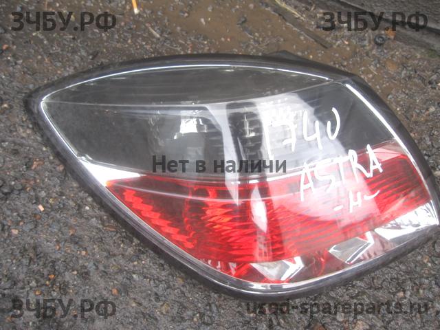 Opel Astra H Фонарь левый