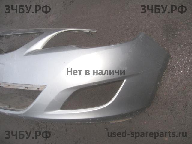 Opel Astra J Бампер передний
