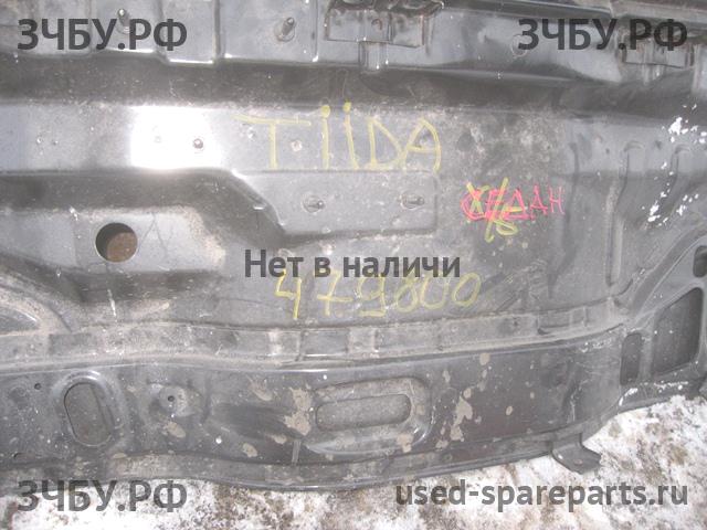 Nissan Tiida 1 Панель задняя