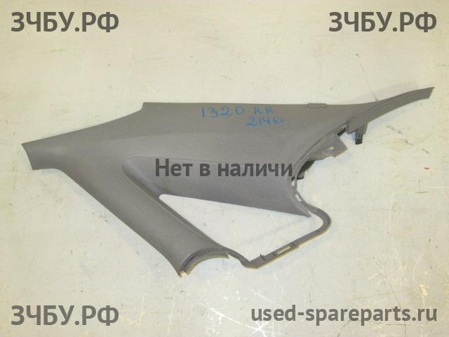 Ford Focus 1 Накладка стойки задней правой