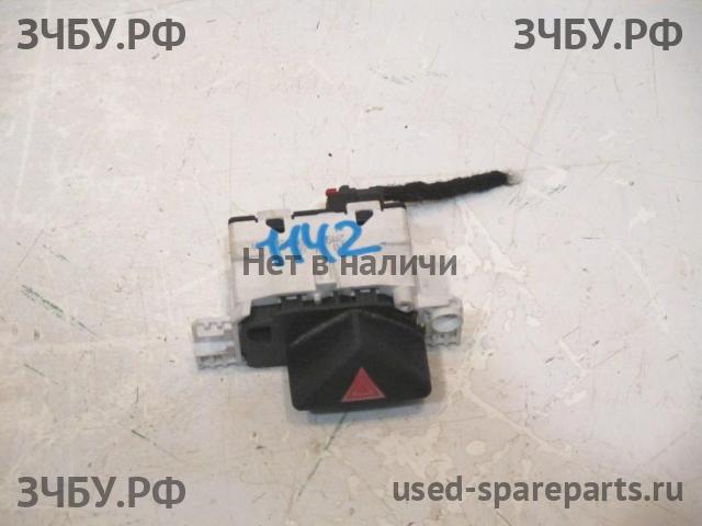 Ford Focus 1 Кнопка аварийной сигнализации