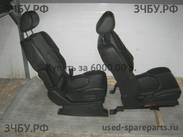 Nissan Navara 1 (D40) Сиденья (комплект)