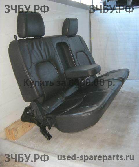 Nissan Navara 1 (D40) Сиденья (комплект)