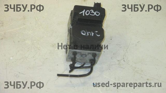 Volkswagen Passat B5 Блок ABS (насос)