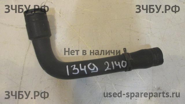 Volkswagen Passat B5 Патрубок радиатора