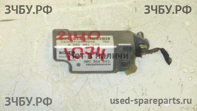 Volkswagen Passat B5 Датчик удара AIR BAG (SRS)