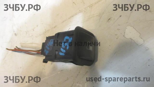 Volkswagen Passat B5 Кнопка открывания лючка бензобака