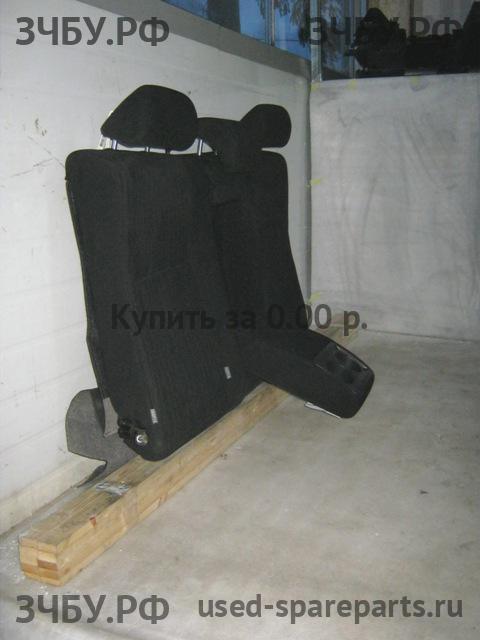 Toyota Auris 1 (E150) Сиденье