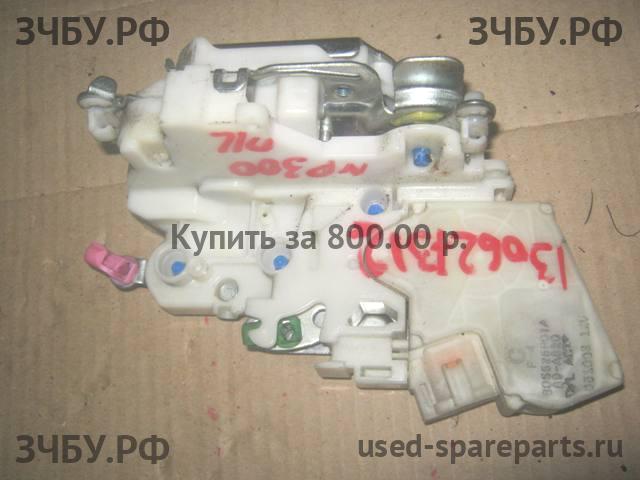 Nissan NP300 1 (D40) Замок двери передней левой