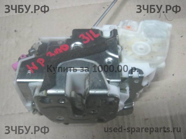 Nissan NP300 1 (D40) Замок двери задней левой