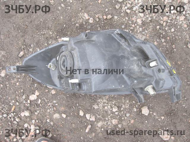 Nissan Note 1 (E11) Фара правая