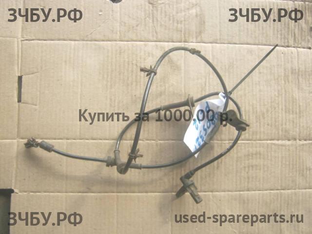 Nissan Primera P12 Датчик ABS передний