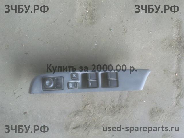 Nissan NP300 1 (D40) Кнопка стеклоподъемника передняя левая (блок)