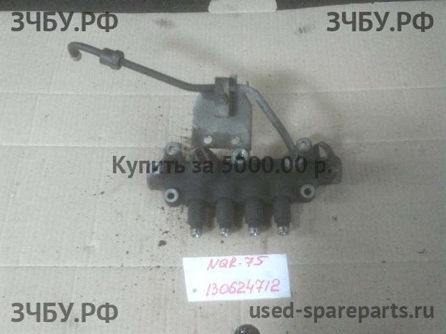 Isuzu NQR 75P Рейка топливная (рампа)