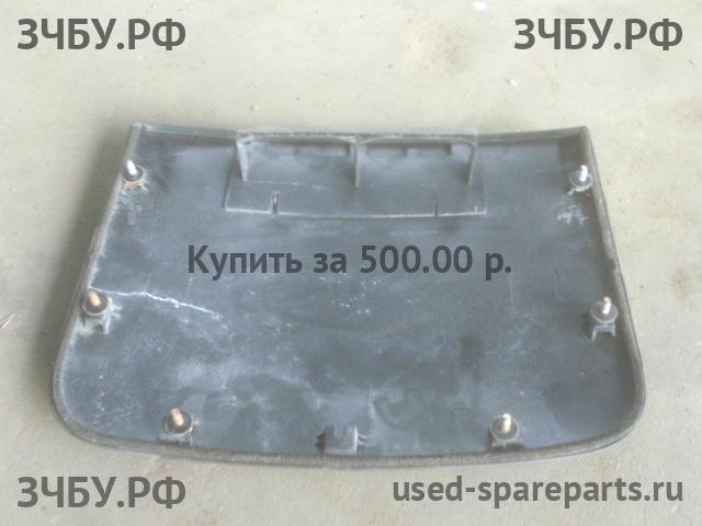 Nissan NP300 1 (D40) Накладка