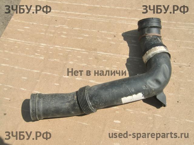 Volkswagen Golf 5 Патрубок