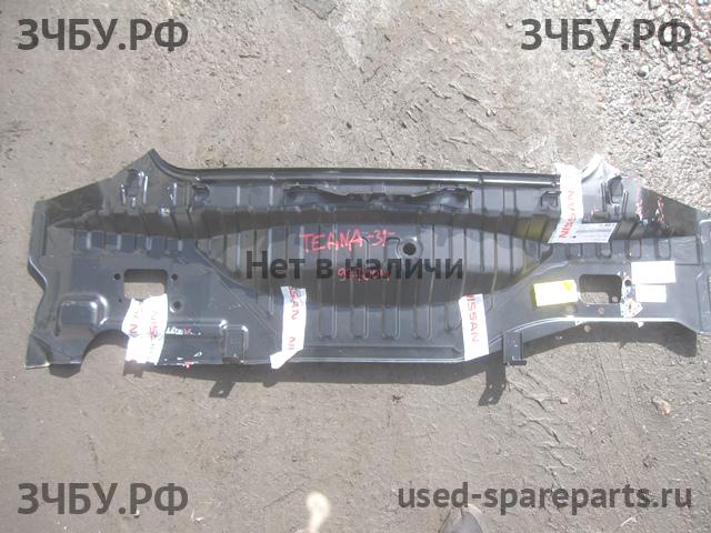 Nissan Teana 1 (J31) Панель задняя