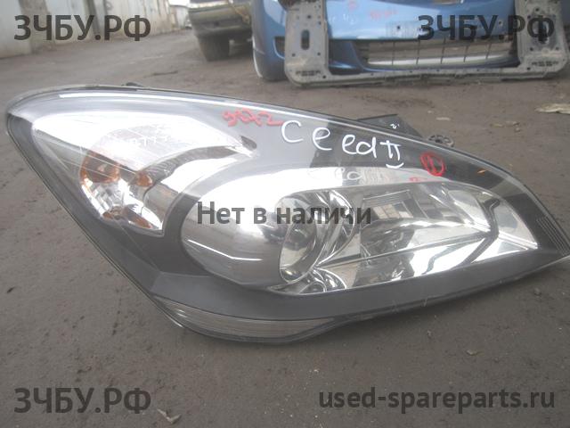 KIA Ceed 1 Фара правая