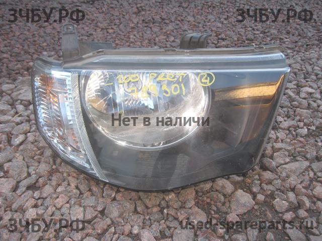 Mitsubishi L200 (4)[KB] Фара правая
