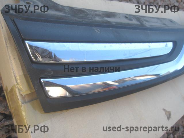 Mitsubishi Pajero/Montero 4 Решетка радиатора