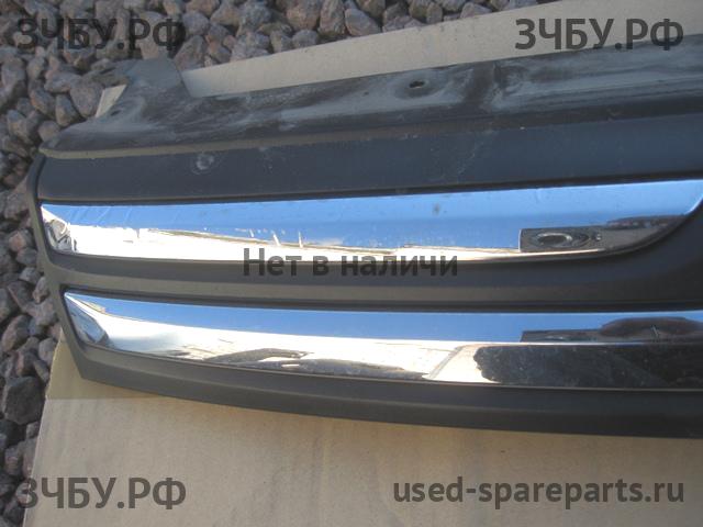 Mitsubishi Pajero/Montero 4 Решетка радиатора