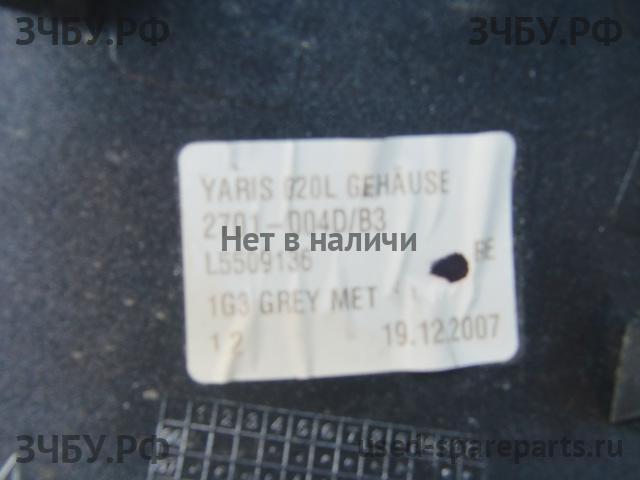 Toyota Yaris 2 Корпус зеркала правого