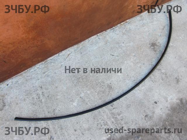 Ford Focus 2 (рестайлинг) Молдинг лобового стекла