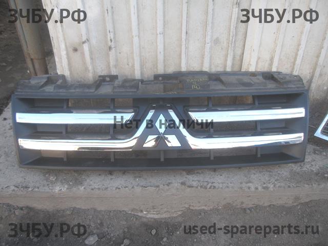 Mitsubishi Pajero/Montero 4 Решетка радиатора