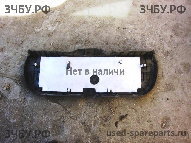 Mazda 3 [BK] Обшивка двери багажника