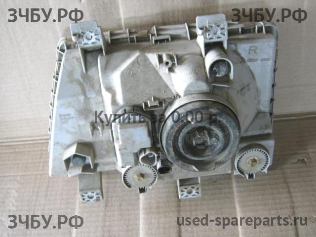 Mitsubishi Fuso/Canter (2) Фара правая