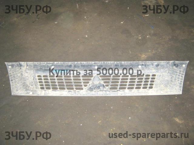 Mitsubishi Fuso/Canter (2) Решетка радиатора