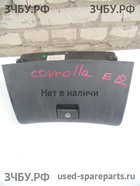Toyota Corolla (E12) Бардачок
