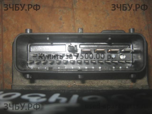 Nissan NP300 1 (D40) Блок ABS (насос)