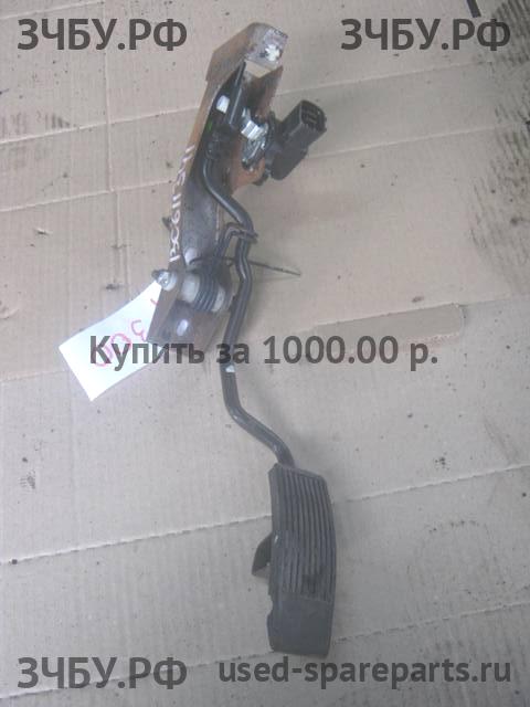 Nissan NP300 1 (D40) Педаль газа
